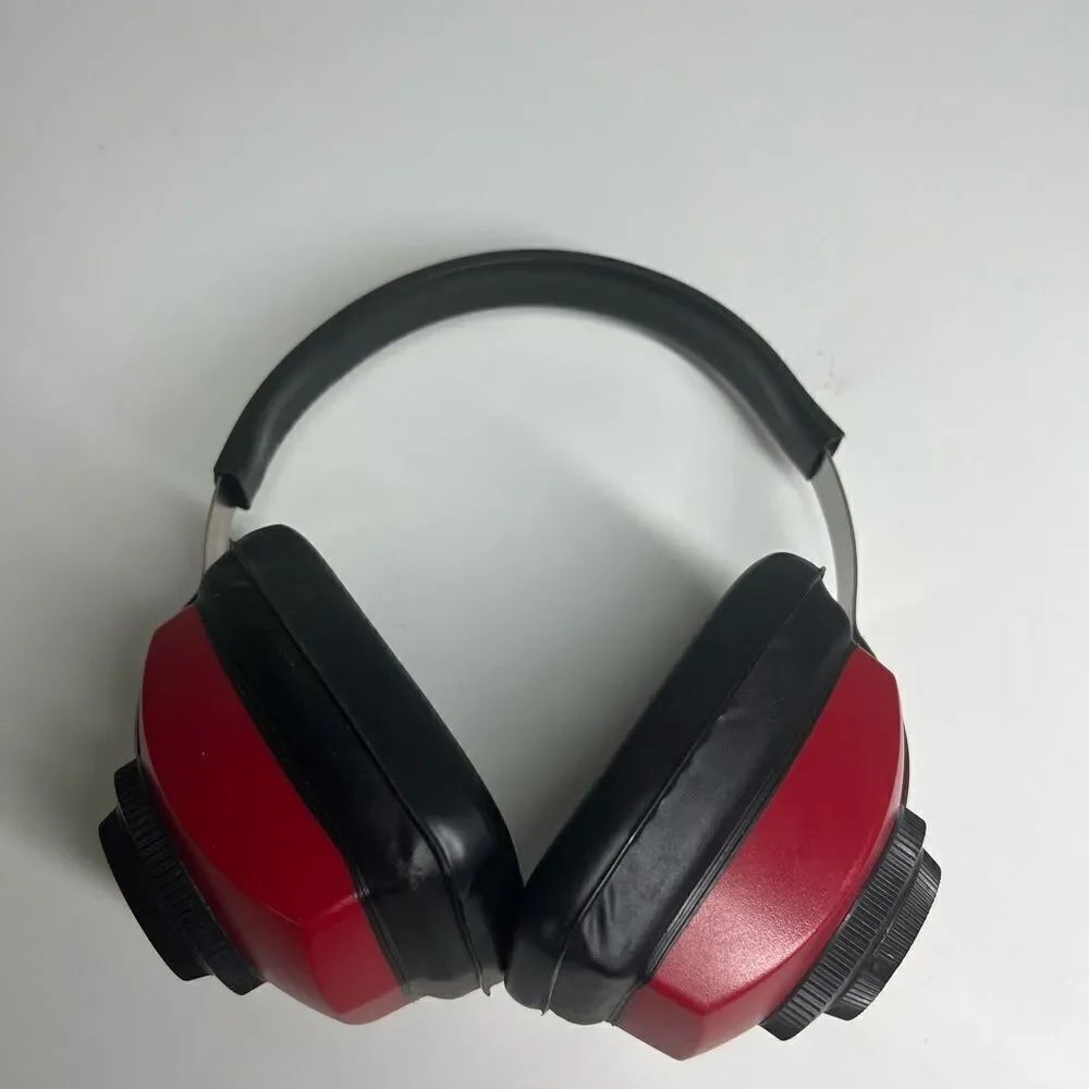 Jackson Safety 3010417 Silencio® RBW-71 Earmuffs, Red